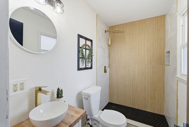 2410 W 29th St S, Wichita, KS 67217