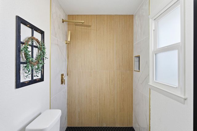 2410 W 29th St S, Wichita, KS 67217