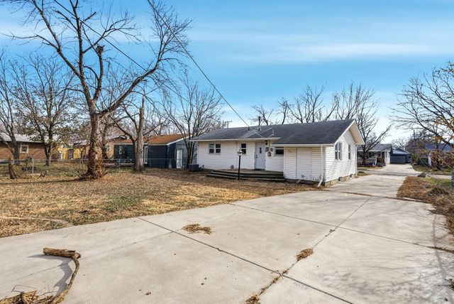 2410 W 29th St S, Wichita, KS 67217