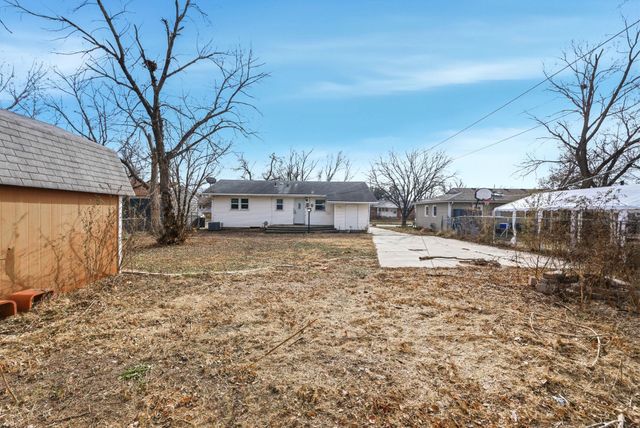 2410 W 29th St S, Wichita, KS 67217