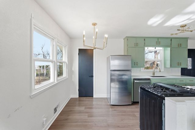 2410 W 29th St S, Wichita, KS 67217