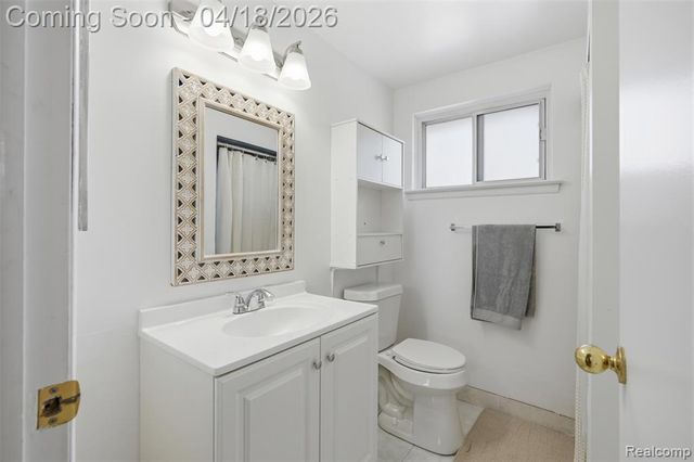 5585 Castleton Drive, West Bloomfield, MI 48322