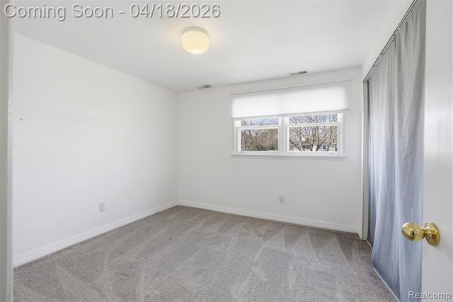 5585 Castleton Drive, West Bloomfield, MI 48322