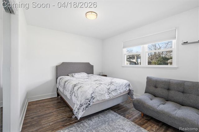 5585 Castleton Drive, West Bloomfield, MI 48322