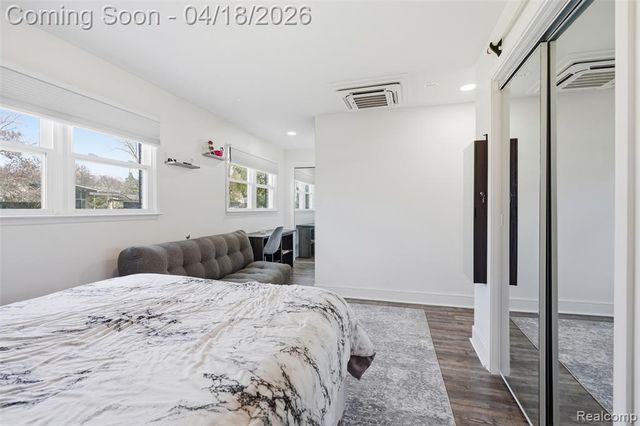 5585 Castleton Drive, West Bloomfield, MI 48322