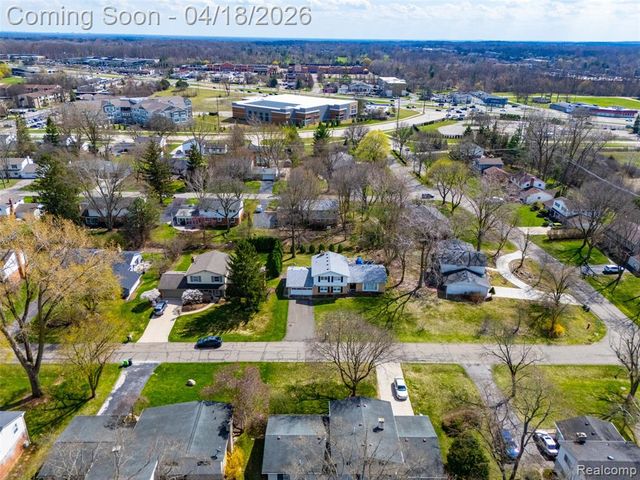 5585 Castleton Drive, West Bloomfield, MI 48322