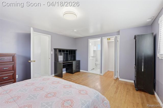 5585 Castleton Drive, West Bloomfield, MI 48322