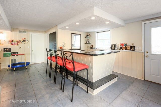 128 S Linden Avenue, Elmhurst, IL 60126