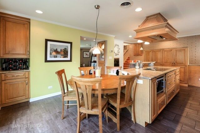 128 S Linden Avenue, Elmhurst, IL 60126