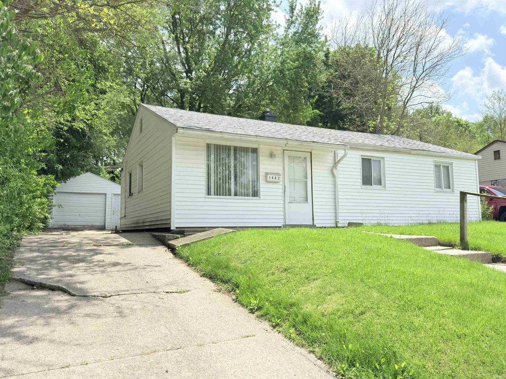 1002 Amhurst Avenue, South Bend, IN 46614