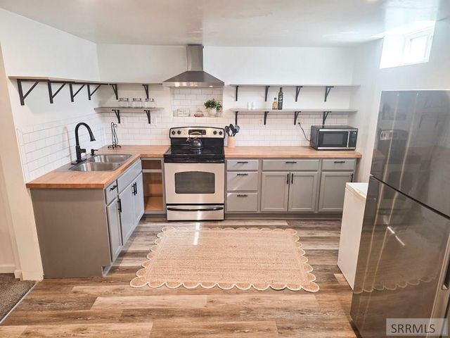 1098 June Avenue, Idaho Falls, ID 83404