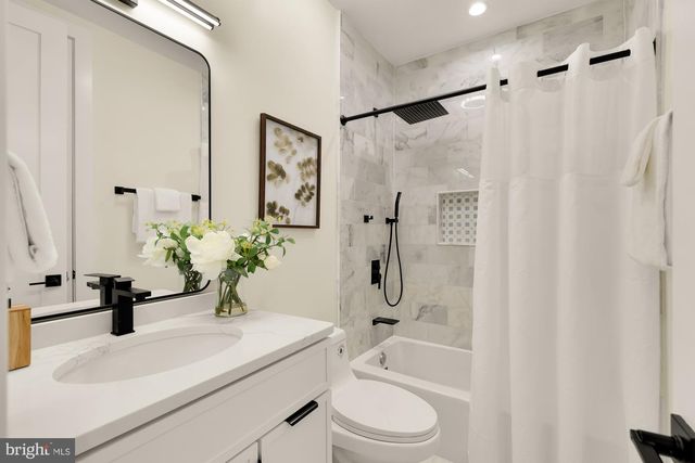 1406 BUCHANAN ST NW, Washington, DC 20011