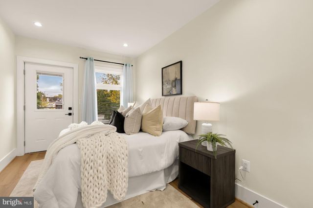 1406 BUCHANAN ST NW, Washington, DC 20011