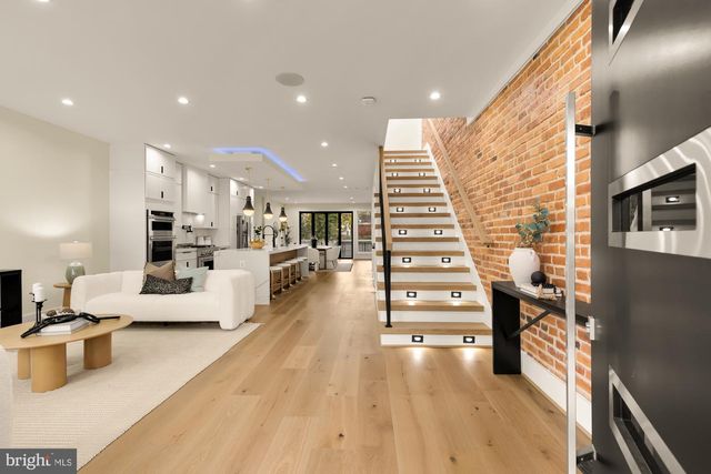 1406 BUCHANAN ST NW, Washington, DC 20011