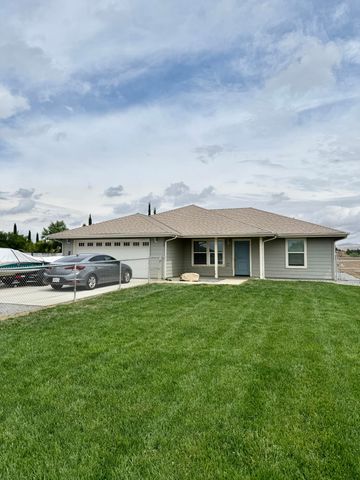 1310 N Belmont Road, Exeter, CA 93221