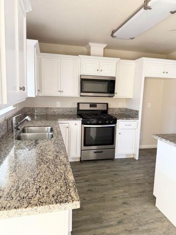 1310 N Belmont Road, Exeter, CA 93221