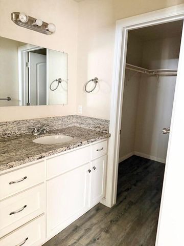 1310 N Belmont Road, Exeter, CA 93221