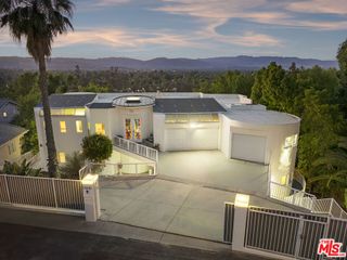 22449 Cass Avenue, Woodland Hills, CA 91364