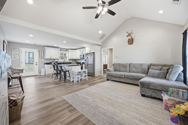 309 Pinehurst Way, Harrodsburg, KY 40330