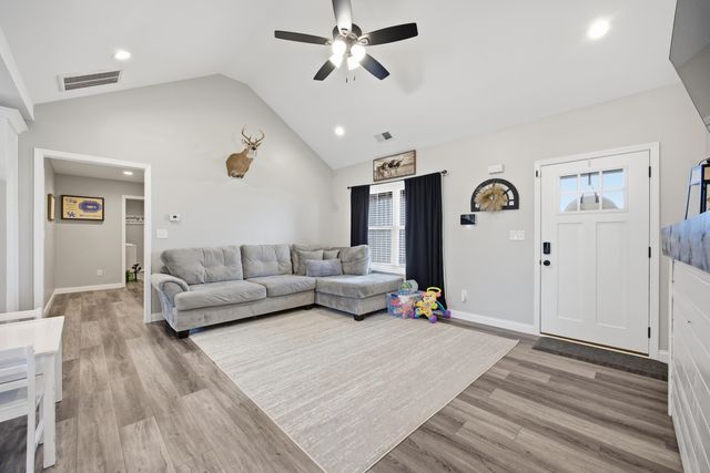 309 Pinehurst Way, Harrodsburg, KY 40330