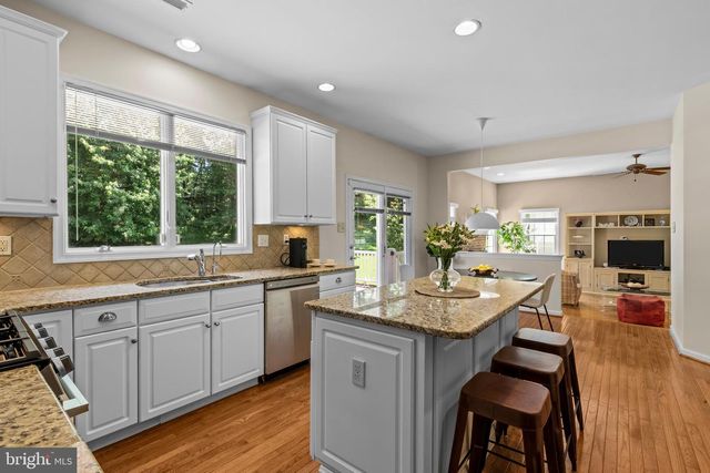 1353 WOODED KNLS, West Chester, PA 19382
