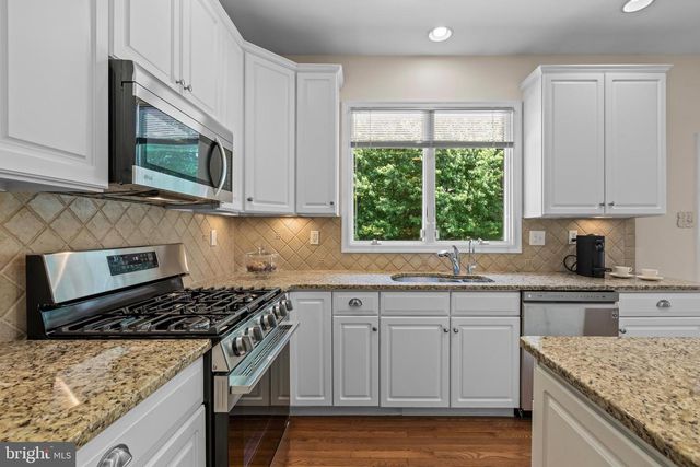 1353 WOODED KNLS, West Chester, PA 19382