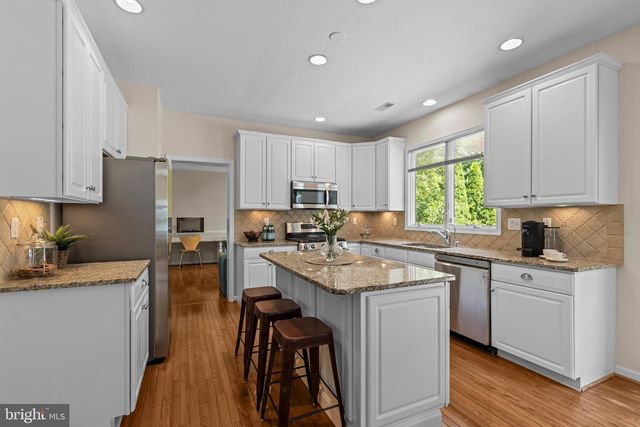 1353 WOODED KNLS, West Chester, PA 19382