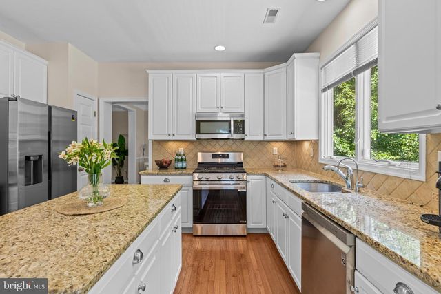 1353 WOODED KNLS, West Chester, PA 19382