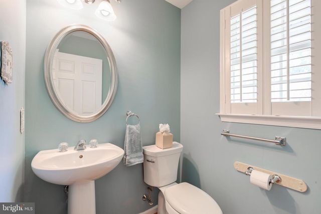 1353 WOODED KNLS, West Chester, PA 19382