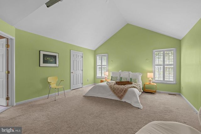 1353 WOODED KNLS, West Chester, PA 19382