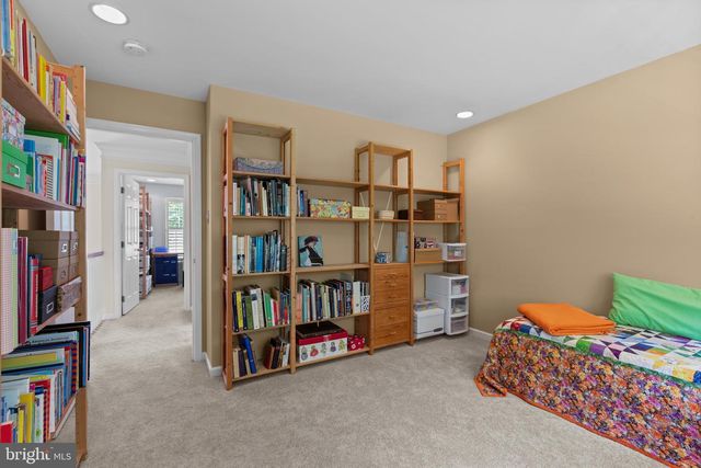 1353 WOODED KNLS, West Chester, PA 19382