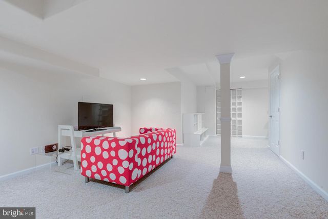 1353 WOODED KNLS, West Chester, PA 19382