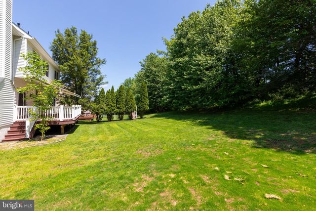 1353 WOODED KNLS, West Chester, PA 19382