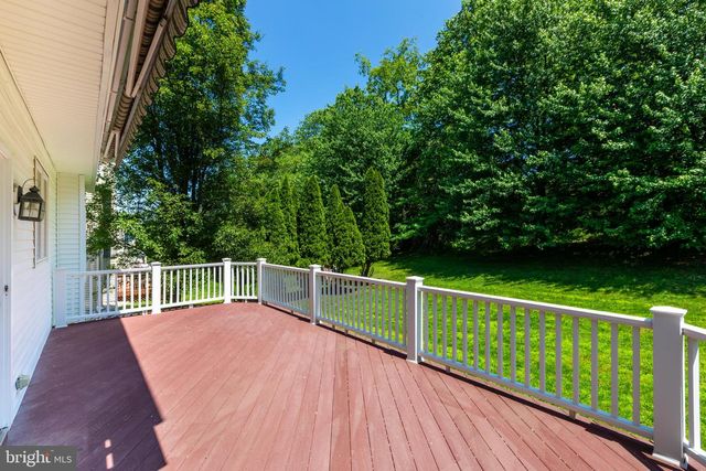 1353 WOODED KNLS, West Chester, PA 19382