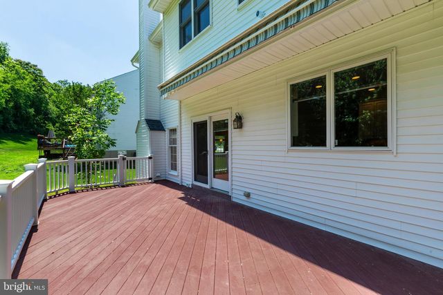 1353 WOODED KNLS, West Chester, PA 19382