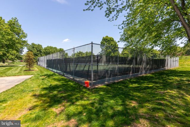 1353 WOODED KNLS, West Chester, PA 19382