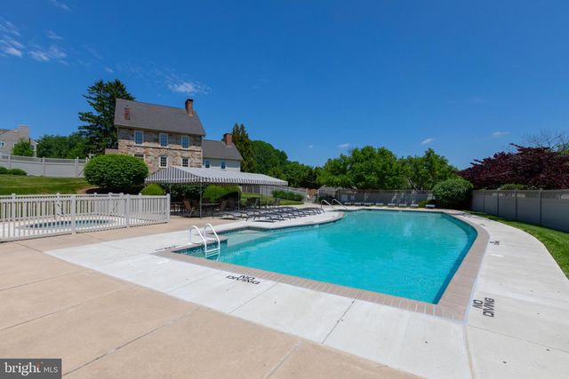 1353 WOODED KNLS, West Chester, PA 19382