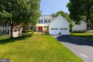 1353 WOODED KNLS, West Chester, PA 19382