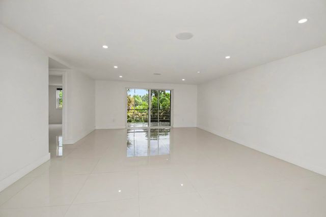 10110 Boca Entrada Blvd 305, Boca Raton, FL 33428