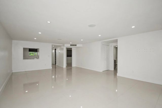 10110 Boca Entrada Blvd 305, Boca Raton, FL 33428