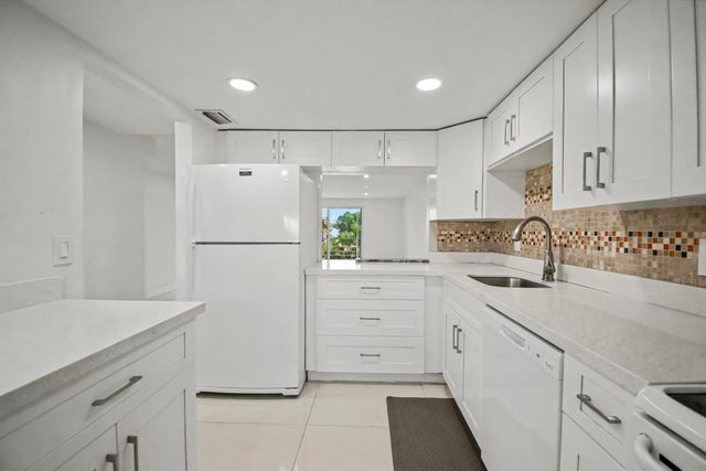 10110 Boca Entrada Blvd 305, Boca Raton, FL 33428