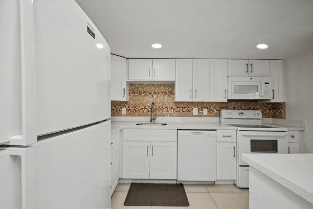 10110 Boca Entrada Blvd 305, Boca Raton, FL 33428