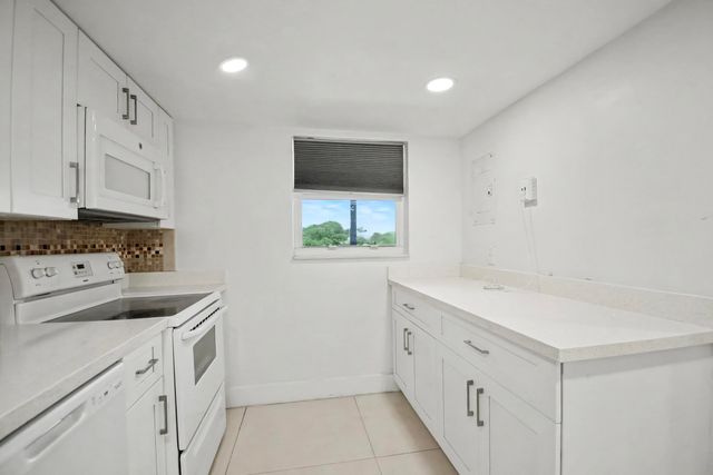 10110 Boca Entrada Blvd 305, Boca Raton, FL 33428