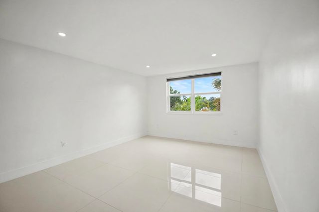 10110 Boca Entrada Blvd 305, Boca Raton, FL 33428