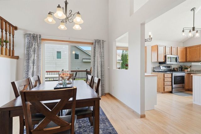 7135 Upper 157th Street W, Apple Valley, MN 55124