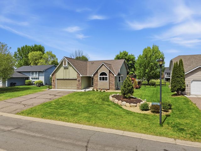 7135 Upper 157th Street W, Apple Valley, MN 55124