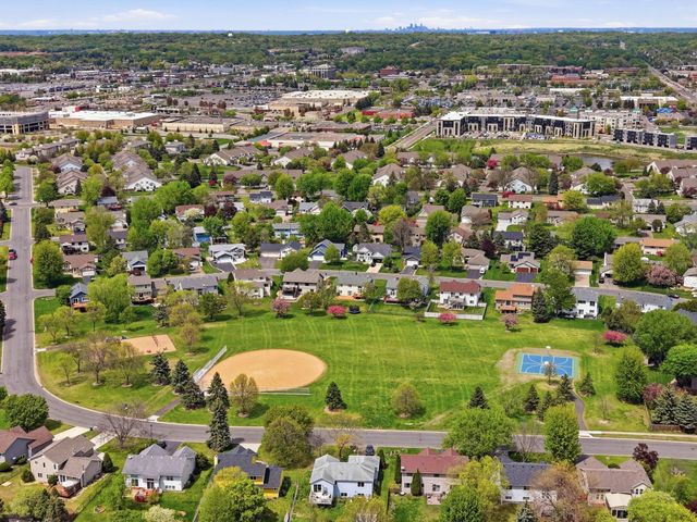 7135 Upper 157th Street W, Apple Valley, MN 55124