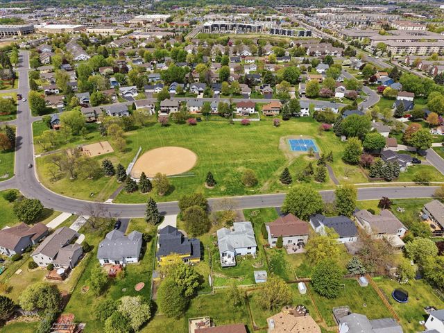 7135 Upper 157th Street W, Apple Valley, MN 55124