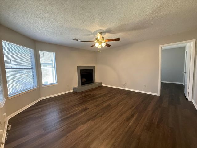 8913 Schick RD C, Austin, TX 78729