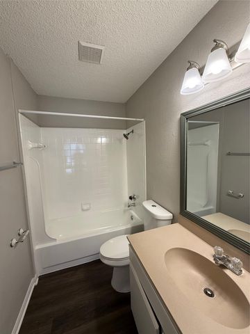 8913 Schick RD C, Austin, TX 78729